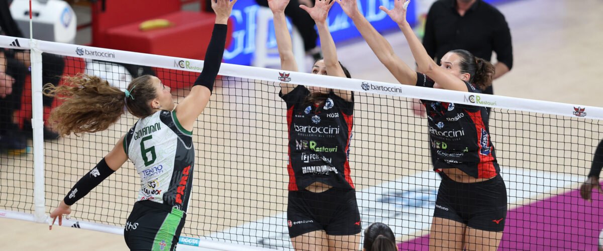Volley. Bartoccini MC-Restauri, sconfitta per un soffio all’esordio in A1: Vallefoglia passa 3-2 al PalaBarton