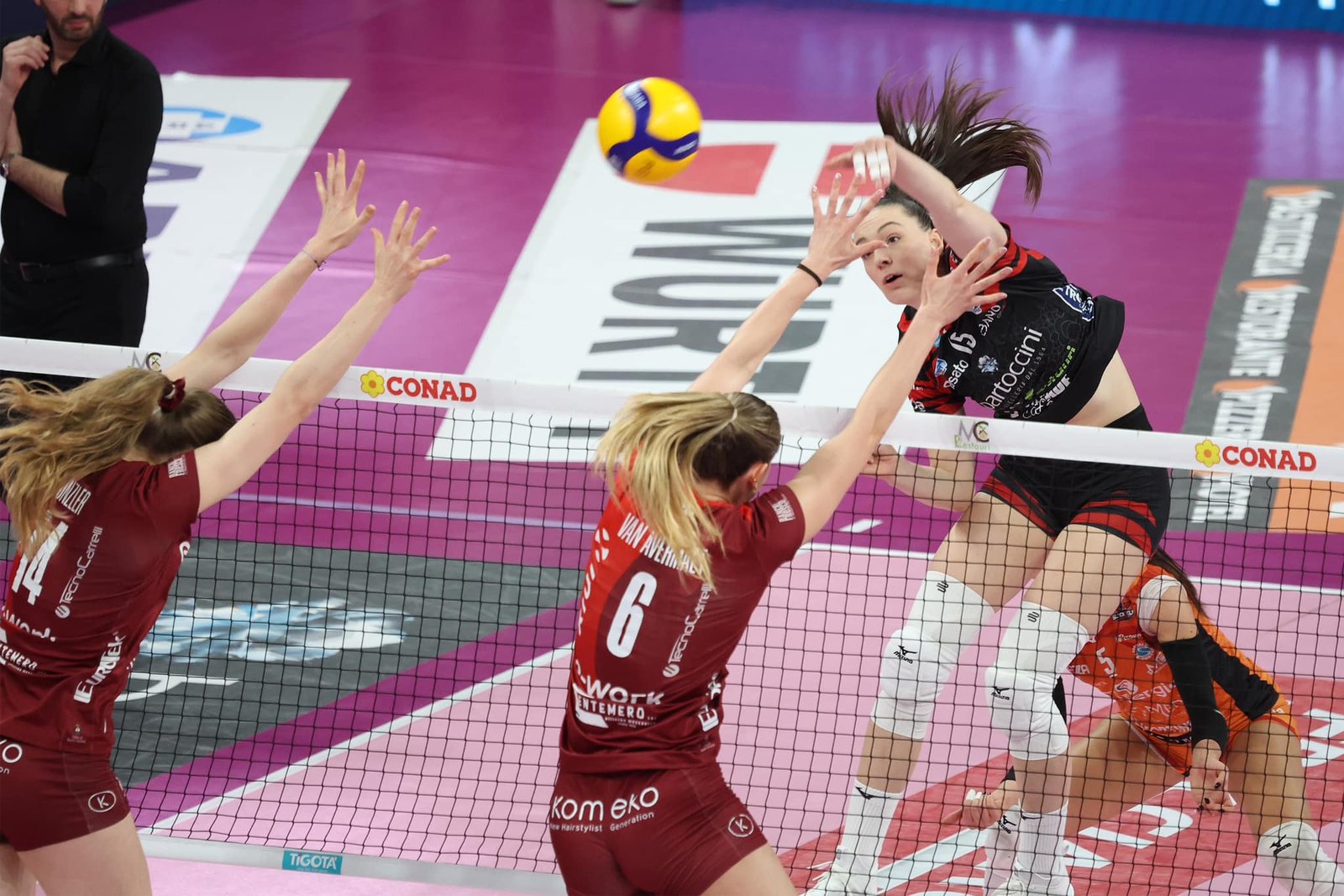 Volley.  Bartoccini MC-Restauri perde con Busto Arsizio, salvezza ancora possibile