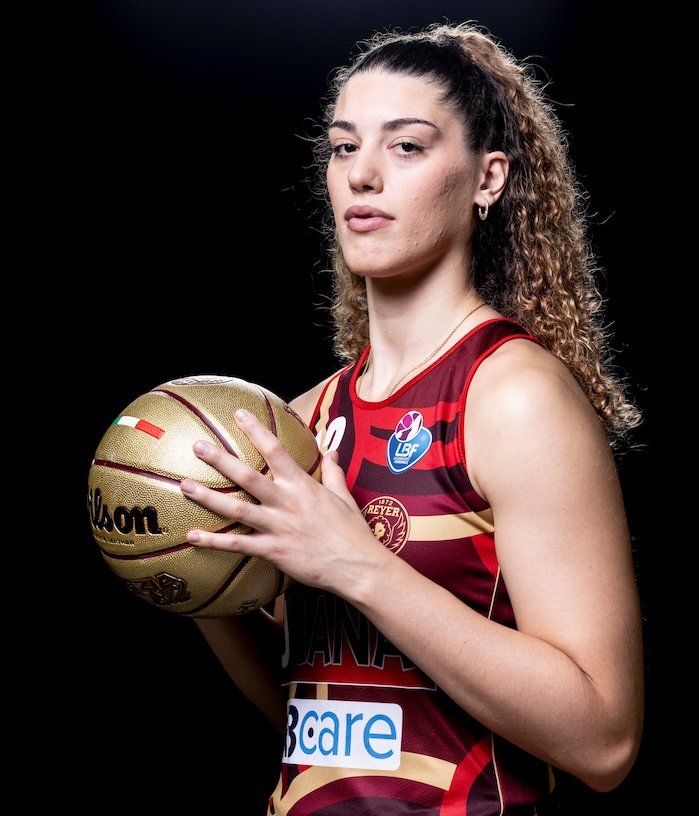 Lorela Cubaj