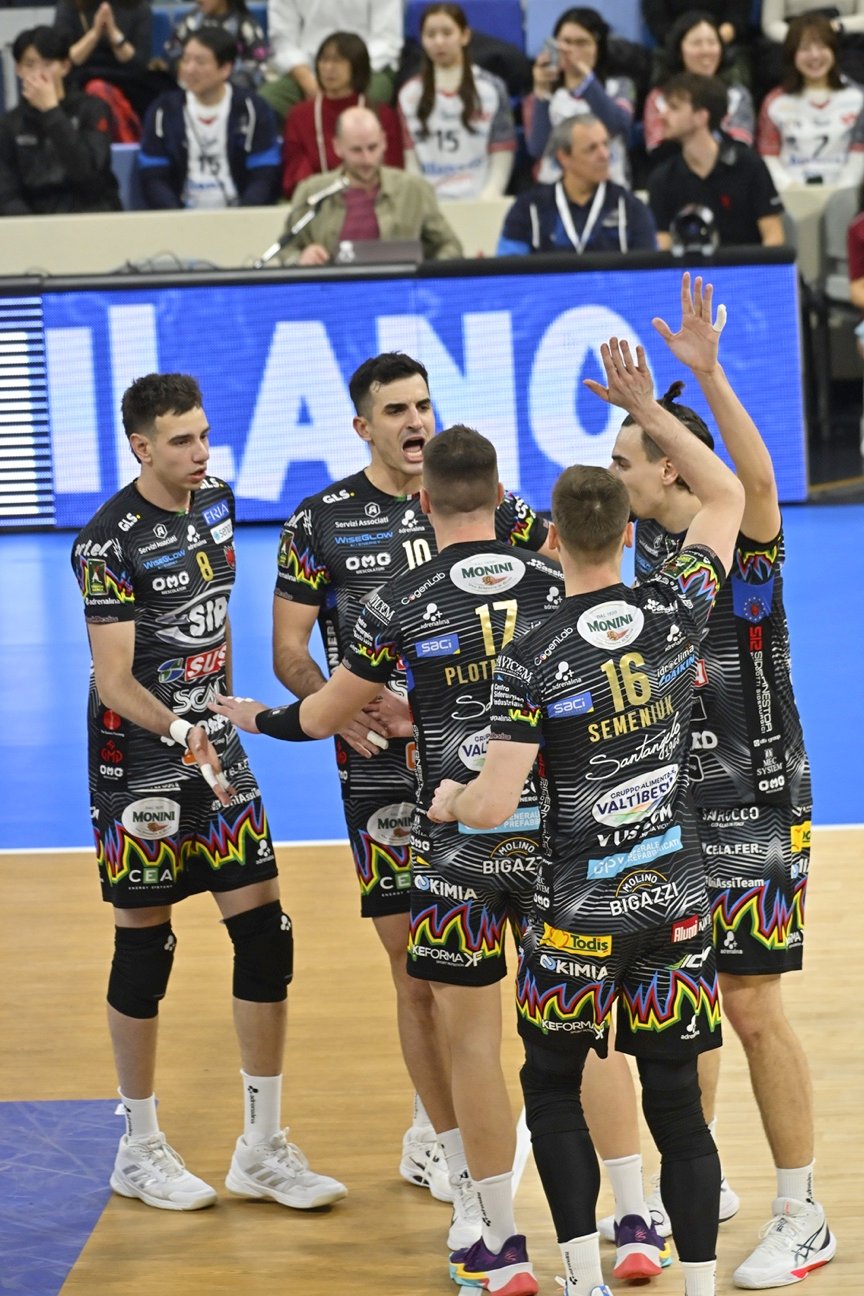 La Sir vince e convince: 3-0 dei Block Devils a Milano e quarti di Coppa conquistati