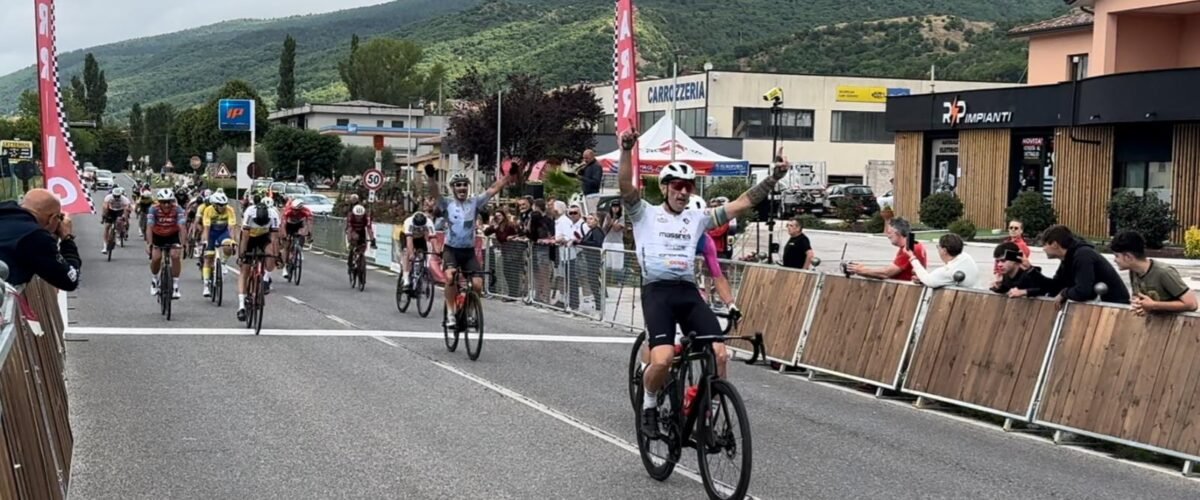Giro dell’Umbria, a Spagliccia e Mancini l’ultima tappa. Roberto Brilli (Over) e Federico Scotti (Under) fanno festa vincendo l’edizione 2025