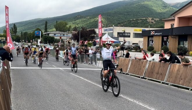 Giro dell’Umbria, a Spagliccia e Mancini l’ultima tappa. Roberto Brilli (Over) e Federico Scotti (Under) fanno festa vincendo l’edizione 2025