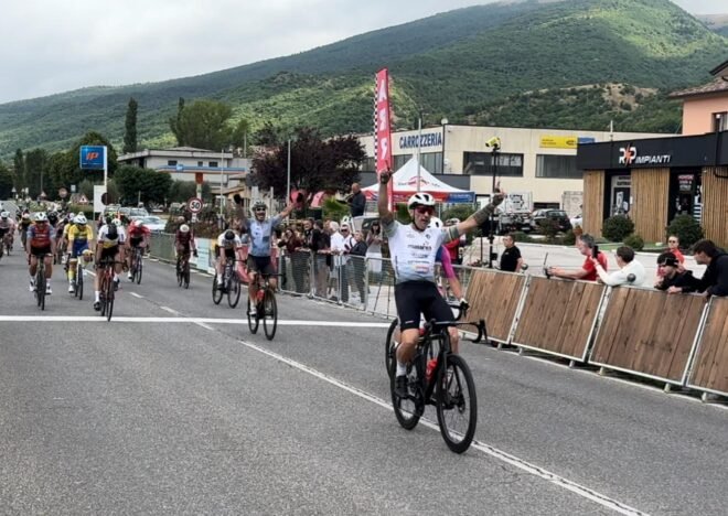 Giro dell’Umbria, a Spagliccia e Mancini l’ultima tappa. Roberto Brilli (Over) e Federico Scotti (Under) fanno festa vincendo l’edizione 2025