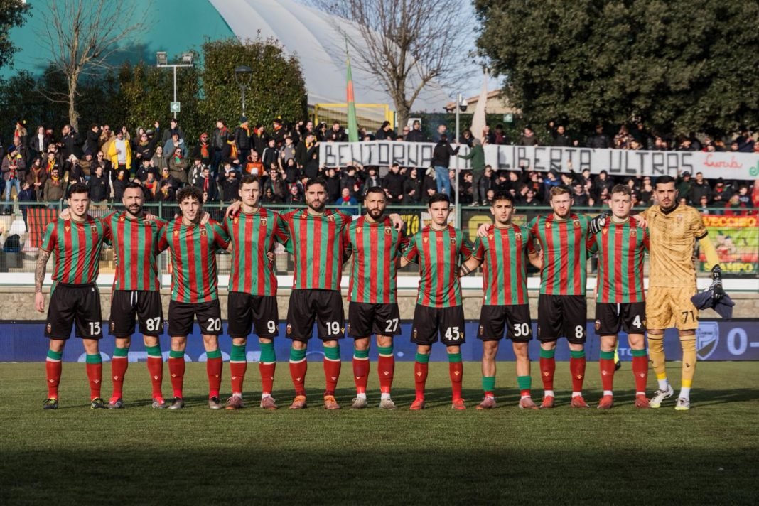 Serie C, la Ternana non passa col rosso (0-0). Ma Liverani: «Grande partita di sacrificio, non abbiamo concesso nulla»
