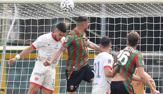 Serie C, derby infinito al Liberati: la Ternana scappa, il Grifo la riprende (2-2)