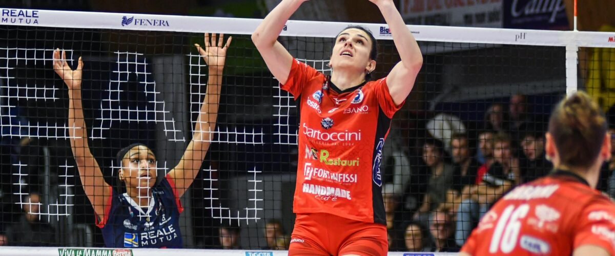 Volley. Play-off Challenge. Bartoccini MC-Restauri fuori, ma a testa alta: sconfitta 3-2 con Chieri