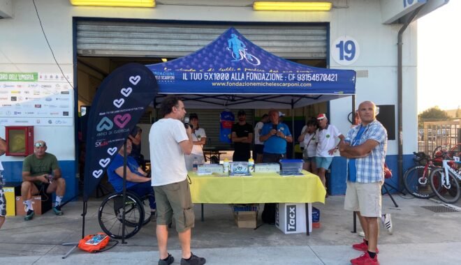 Giro dell’Umbria al via da Magione: in gara per lo sport e la vita con la Fondazione Scarponi