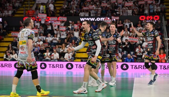 Volley. Semifinali play-off, Gara-3. Appuntamento con la finale rinviato per la Sir: Civitanova ha la meglio al tie-break (3-2)