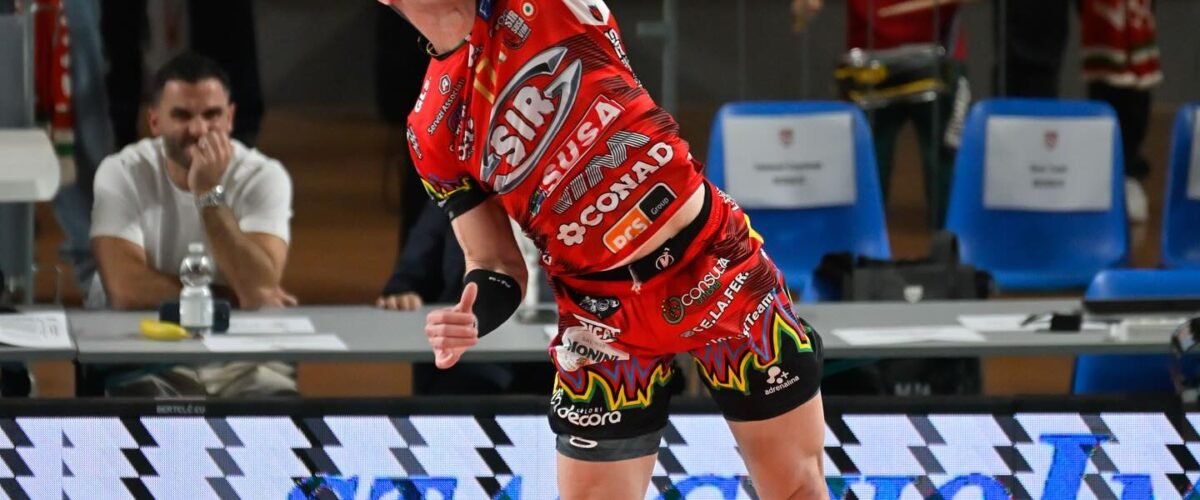 Volley. Semifinali play-off: che battaglia a Civitanova! Perugia ha la meglio al tie-break (3-2), Lorenzetti: «La serie comincia adesso»